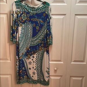 Floral Blue and Green Dress roz& Ali lenght 40 pit to pit 19 sleeve 18
